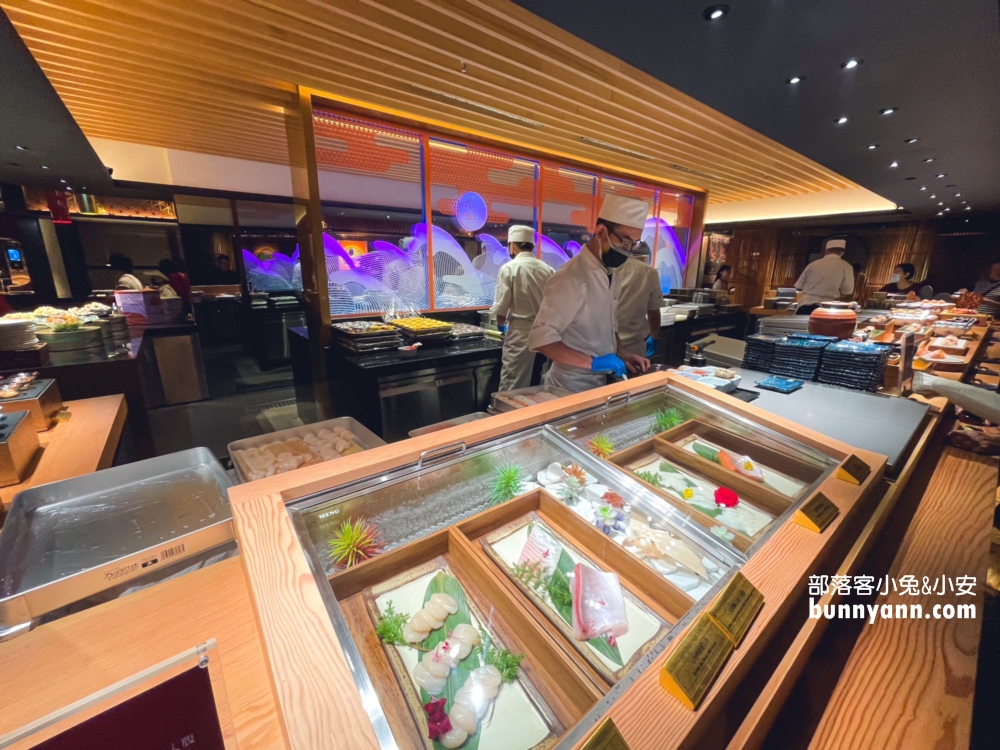 【旭集和食集錦天母店】提供多達四十道中西料理與自助霜淇淋自助吃到飽