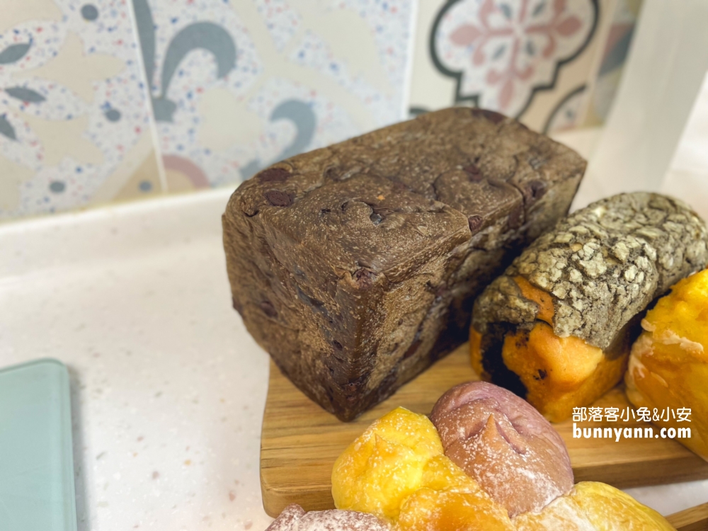 小鳥吃吐司圓山店》浮誇58公分巨大可頌麵包，超美韓系麵包店!!