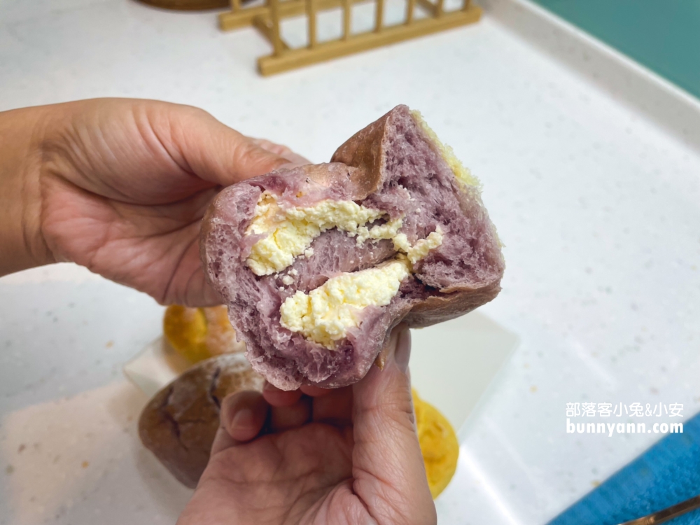 小鳥吃吐司圓山店》浮誇58公分巨大可頌麵包，超美韓系麵包店!!