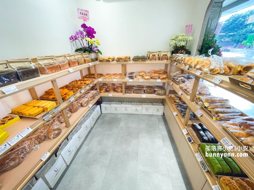 小鳥吃吐司圓山店》浮誇58公分巨大可頌麵包，超美韓系麵包店!!