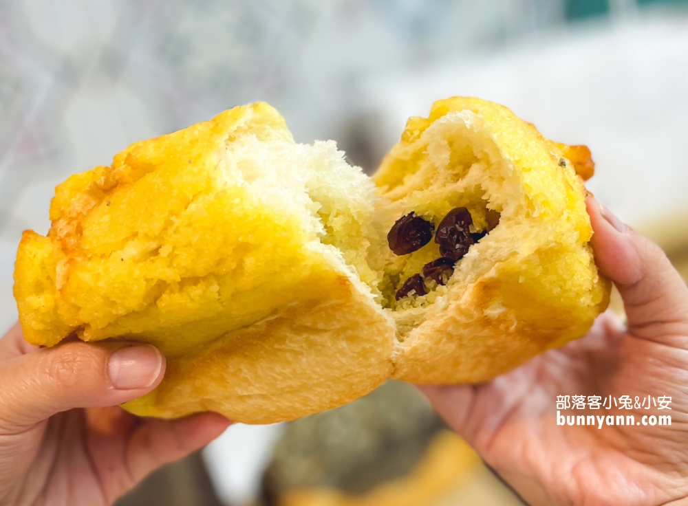 小鳥吃吐司圓山店》浮誇58公分巨大可頌麵包，超美韓系麵包店!!