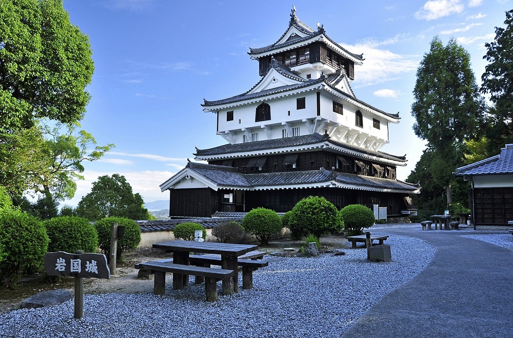 【山口岩國錦帶橋】日本三名橋之一，岩國城天守閣視野超好