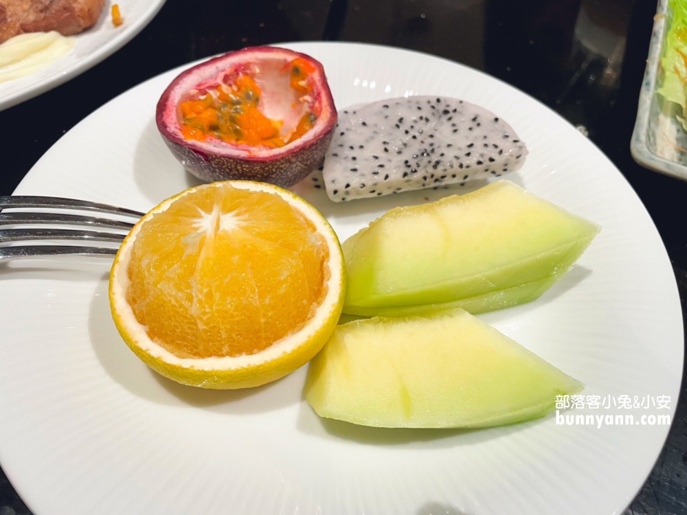 島語自助餐廳菜色