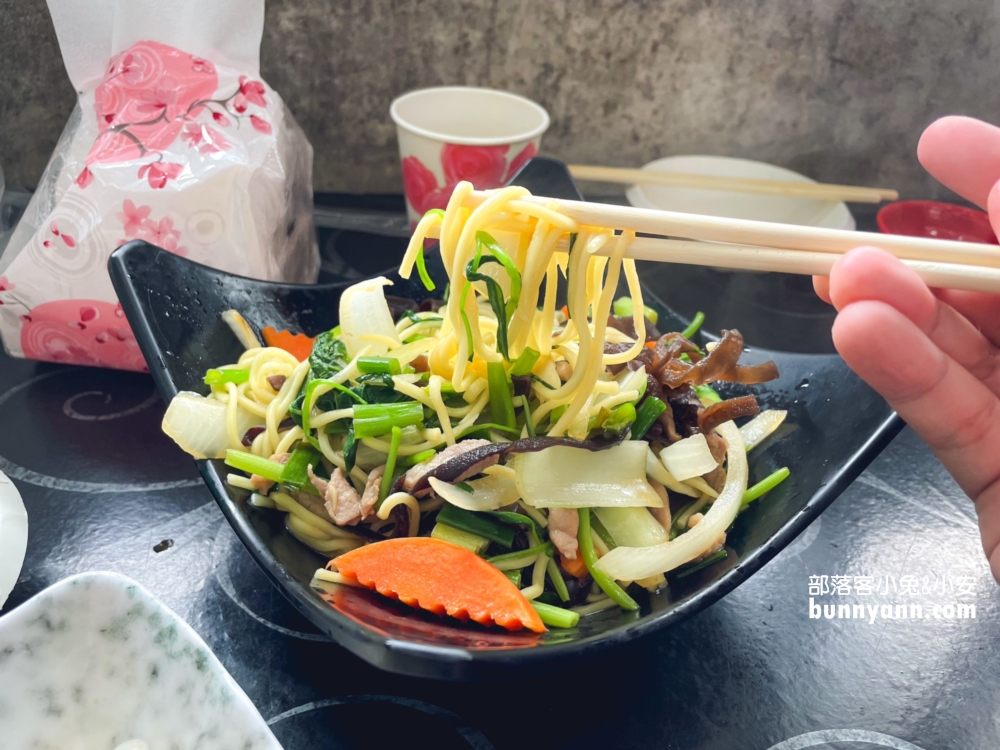 新北人氣海鮮餐廳！靖瑜平價海鮮，漁港邊的高CP值美味海產