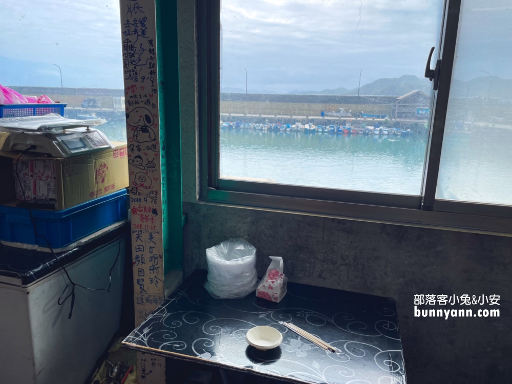新北人氣海鮮餐廳！靖瑜平價海鮮，漁港邊的高CP值美味海產