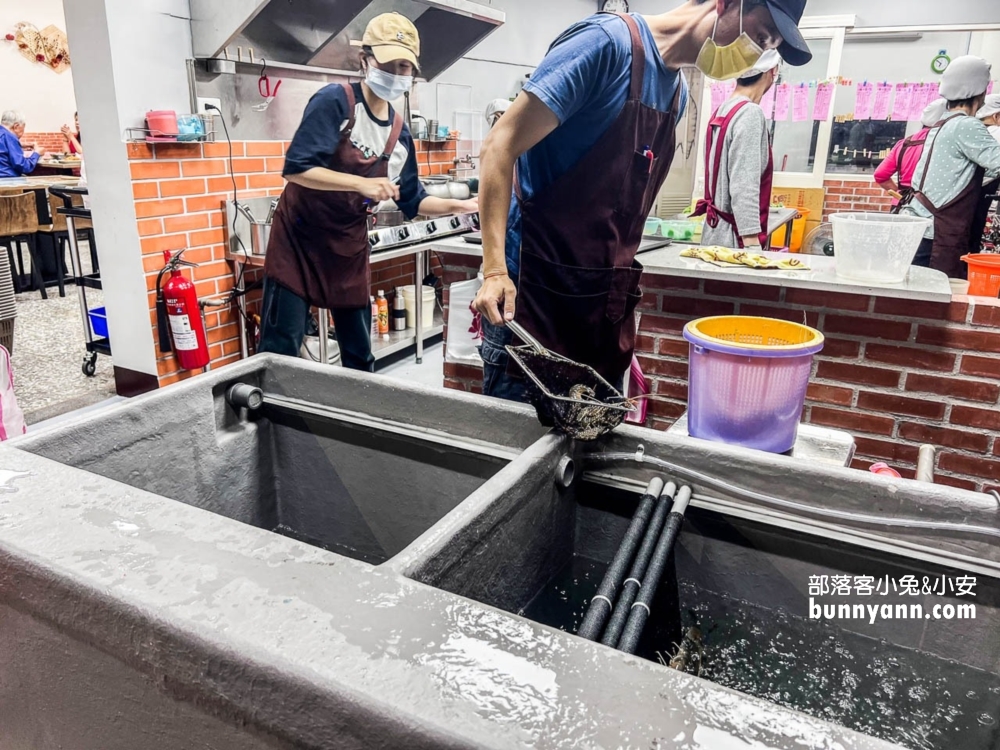 新北美食【景安活蝦之家】直接撈給你看的活蝦餐廳!!