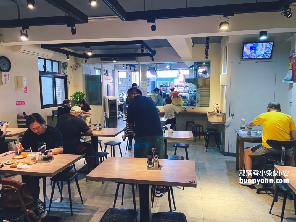 在地美食【東家館】基隆後火車好吃餛飩湯與基隆乾麵