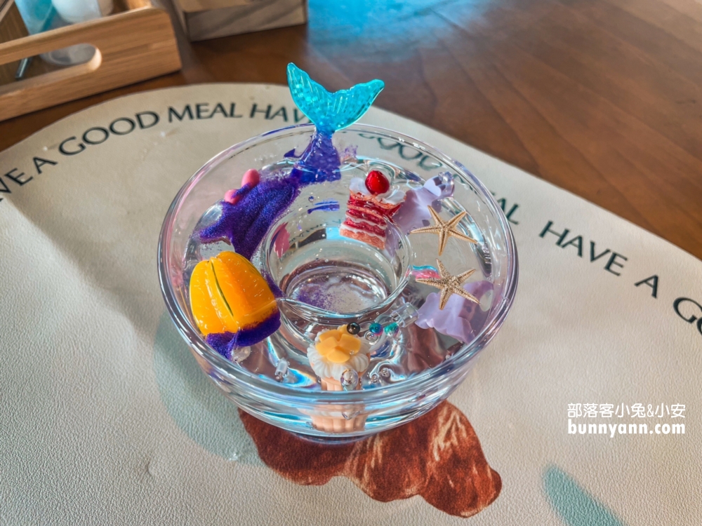 果丘in白木耳吸凍飲專賣店，來玩香氛蠟燭DIY，繡球花霜淇淋又美又好吃。