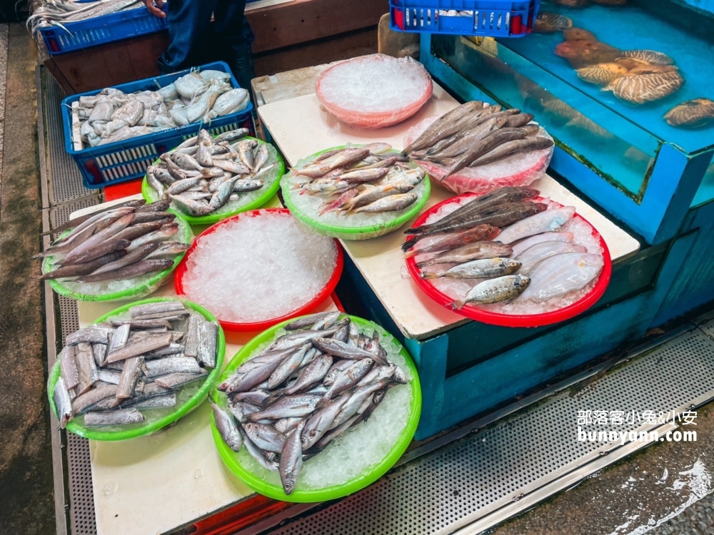 台中【梧棲漁港】想吃現撈螃蟹、龍蝦、鮮蚵，這裡通通有