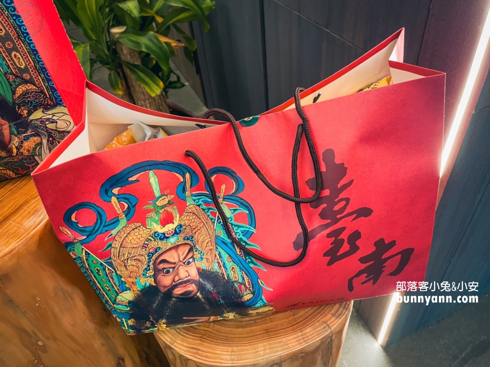 【台南森行旅】河岸景色第一排，離安平老街和航海城超近，台南安平住宿首選!!