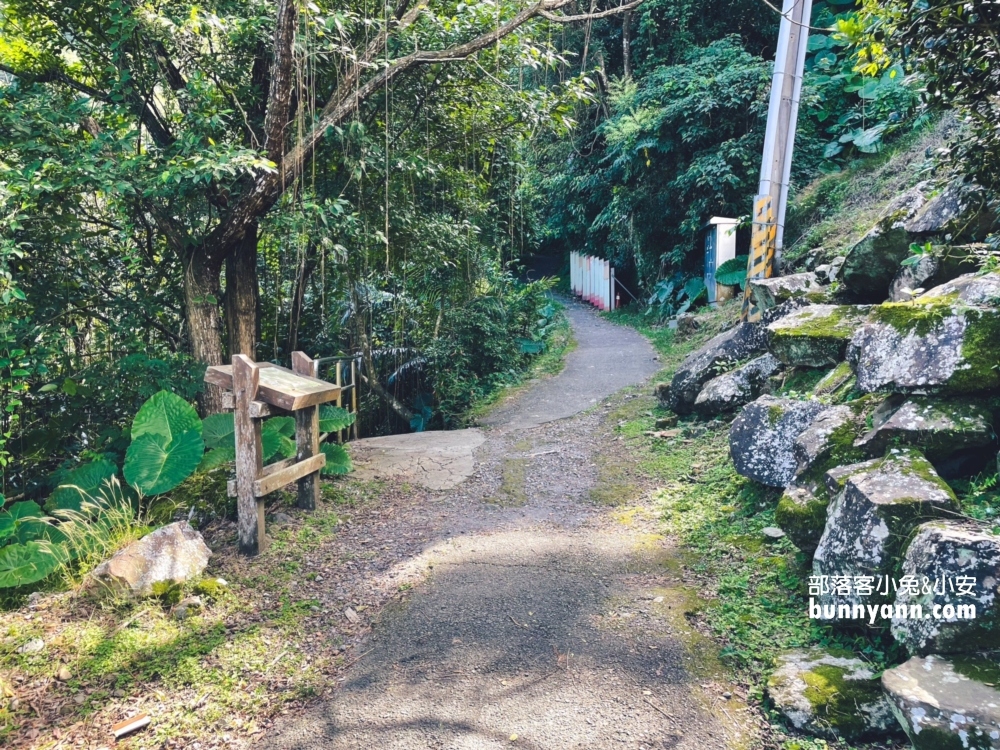 宜蘭【冬山中山亭】梅花湖三清宮中山步道，來回90分鐘輕鬆走完全程