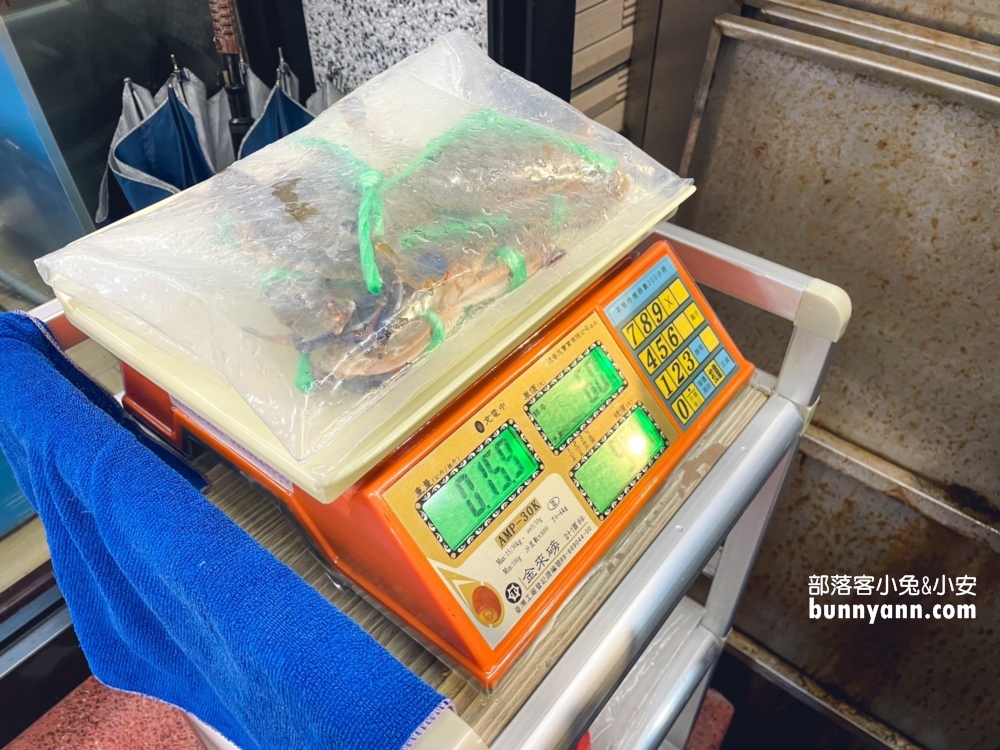 龜吼津鮮閣活海鮮餐廳，谷歌4.7顆星的評價很高的海鮮餐廳！
