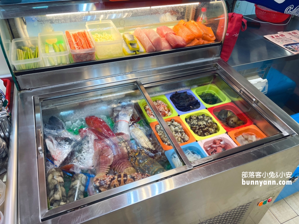 龜吼津鮮閣活海鮮餐廳，谷歌4.7顆星的評價很高的海鮮餐廳！
