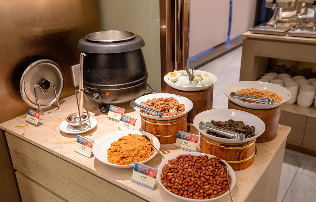 台中浮雲客棧：美麗城市景觀飯店，步行五分鐘就能到夜市！