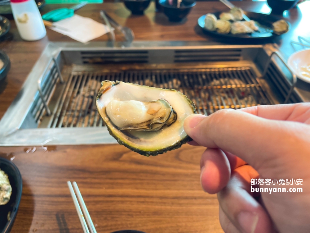 新北市【海世界複合式碳烤林口店】各種海鮮漁獲一整個放滿冰櫃任你挑
