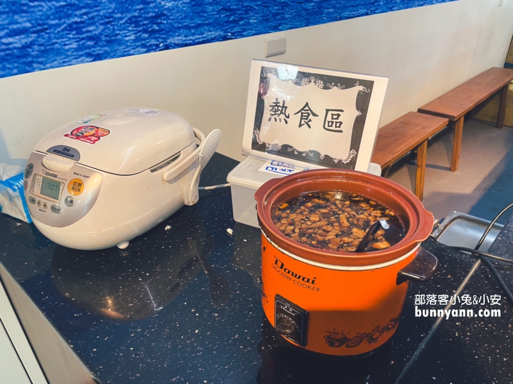 新北市【海世界複合式碳烤林口店】各種海鮮漁獲一整個放滿冰櫃任你挑