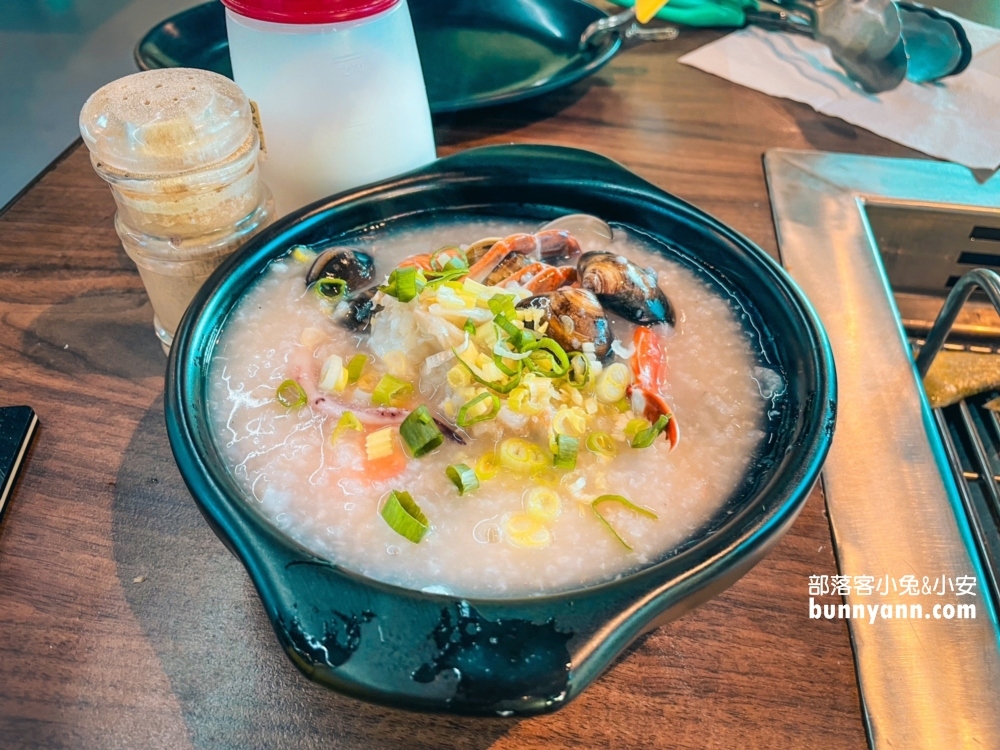 新北市【海世界複合式碳烤林口店】各種海鮮漁獲一整個放滿冰櫃任你挑