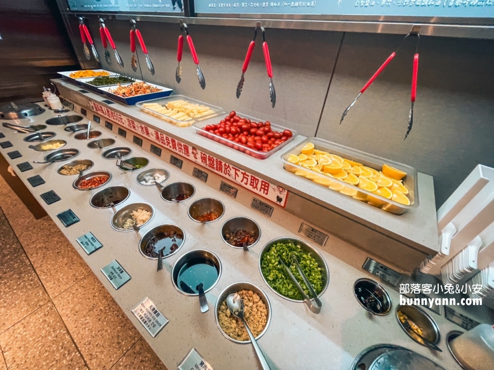【海底撈火鍋慶城店】小孩用餐送玩具還有免費美甲服務，環境、交通攻略