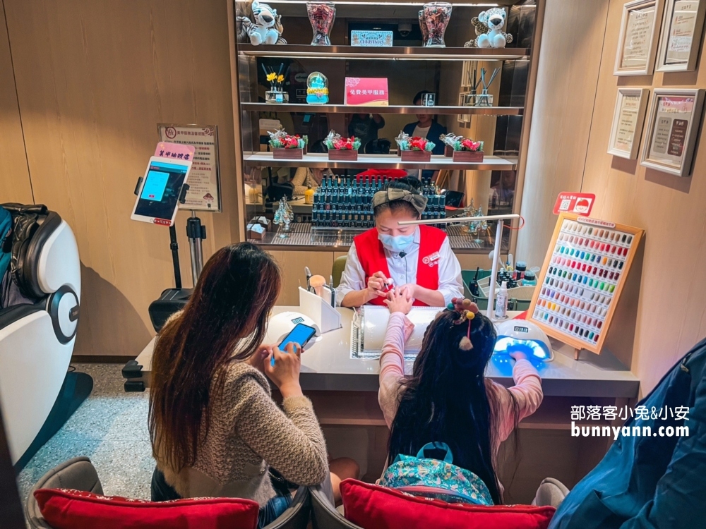 【海底撈火鍋慶城店】小孩用餐送玩具還有免費美甲服務，環境、交通攻略