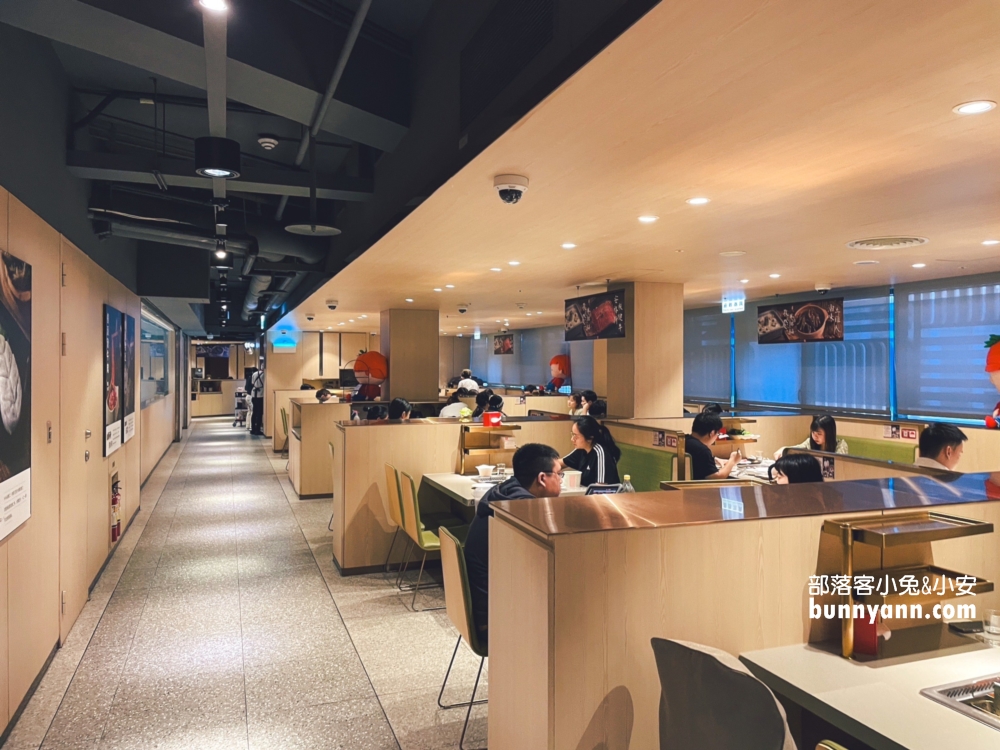 【海底撈火鍋慶城店】小孩用餐送玩具還有免費美甲服務，環境、交通攻略