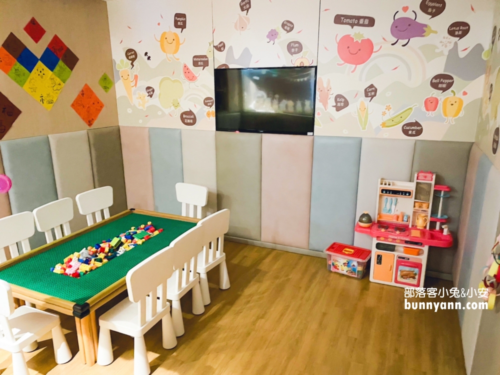 【海底撈火鍋慶城店】小孩用餐送玩具還有免費美甲服務，環境、交通攻略