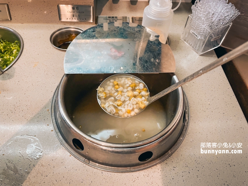 【海底撈火鍋慶城店】小孩用餐送玩具還有免費美甲服務，環境、交通攻略