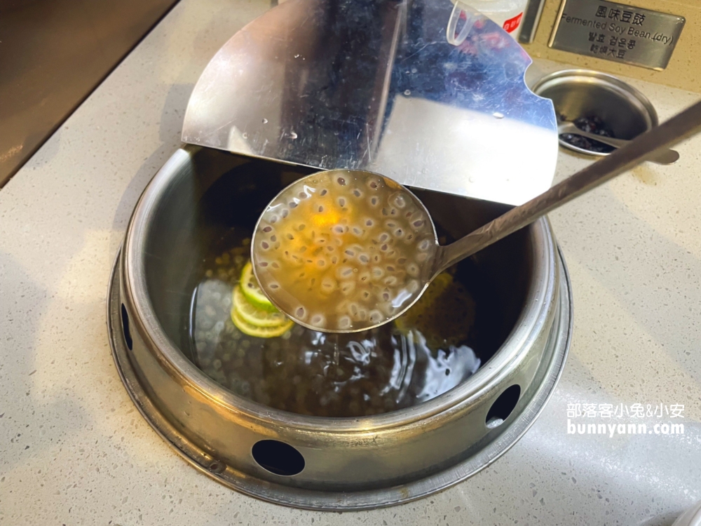 【海底撈火鍋慶城店】小孩用餐送玩具還有免費美甲服務，環境、交通攻略