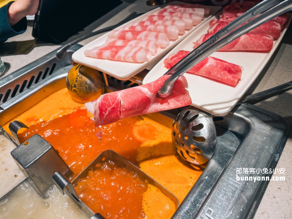 【海底撈火鍋慶城店】小孩用餐送玩具還有免費美甲服務，環境、交通攻略