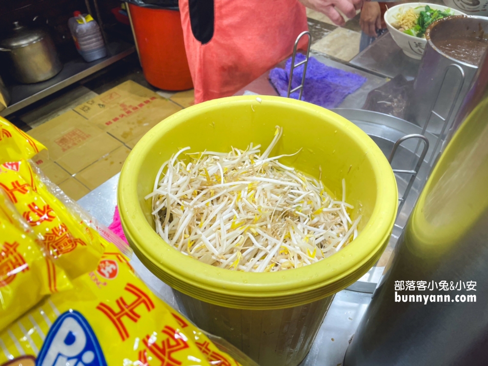 超狂滷味店【魯都香基隆復興店】來吃千萬別跟老闆說加菜!!