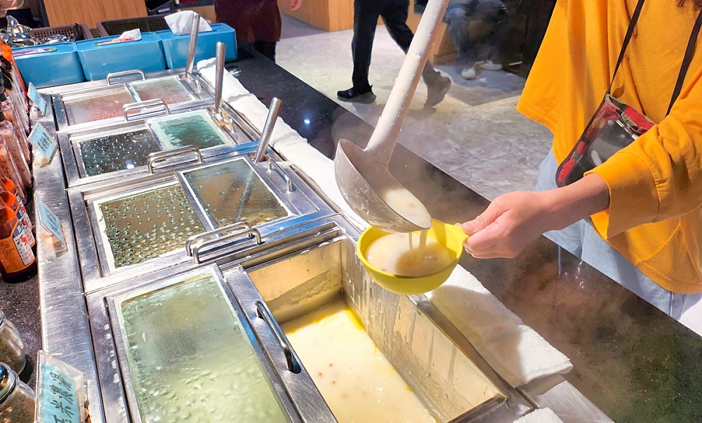 超受歡迎的我家牛排中和店，只要370元起就有百道熱炒料理任你吃到飽