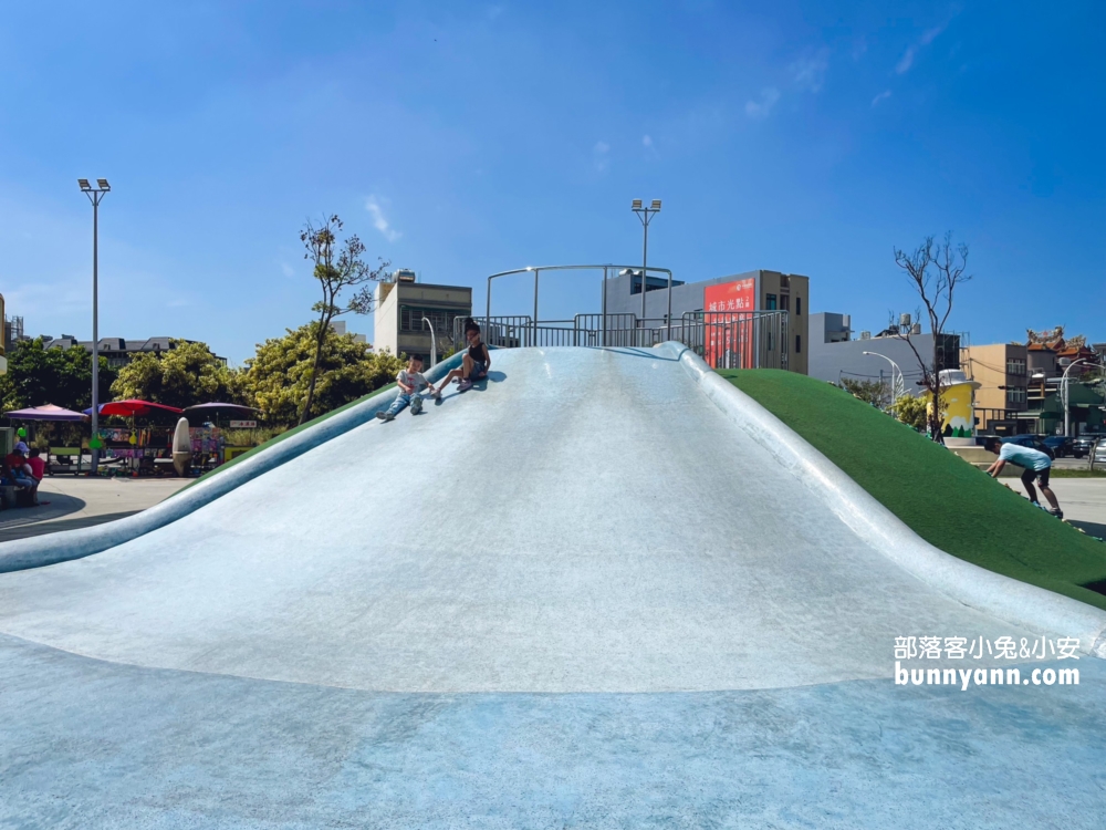 苗栗苑裡》灣麗親子公園，多種玩法戶外樂園，溜小孩好地方