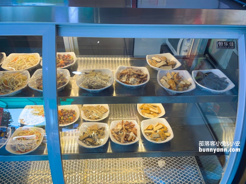 南投麵店推薦》清一色牛肉麵埔里店，加麵加湯吃泡菜喝珍奶通通免加價！