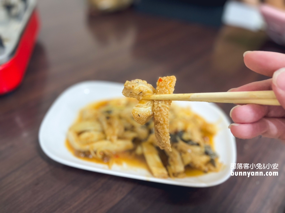 頂六台灣牛牛雜湯，這一大碗牛雜湯我可以給四顆星。