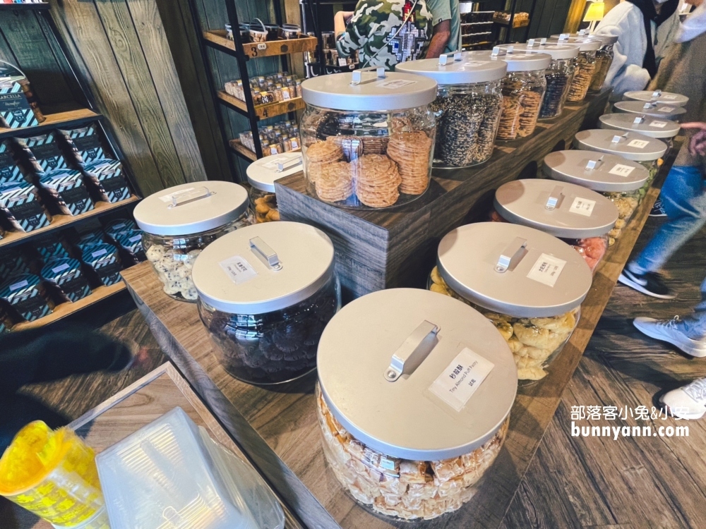 【瑪莎拉手工餅舖】現場提供試吃，幾乎每一款都能品嚐，讓人吃了就停不下來