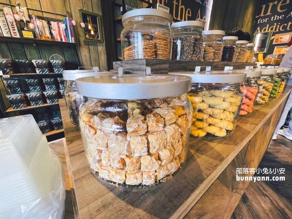 【瑪莎拉手工餅舖】現場提供試吃，幾乎每一款都能品嚐，讓人吃了就停不下來