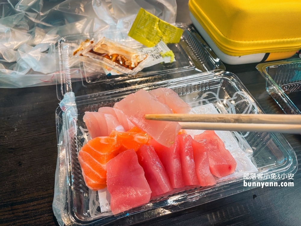 台中丸南生魚片｜逢甲商圈裡的10元厚切生魚片太狂了！