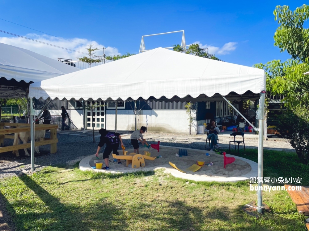 宜蘭【稻庄休閒農場】可以騎電動車跟餵水豚的觀光農場