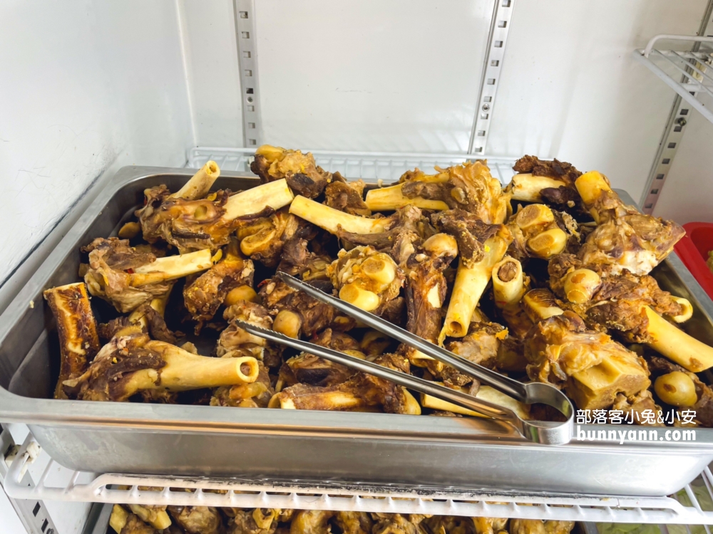 桃園「一鍋羊肉」超過五十種食材可夾、數十種菜類及必吃的肉燥飯