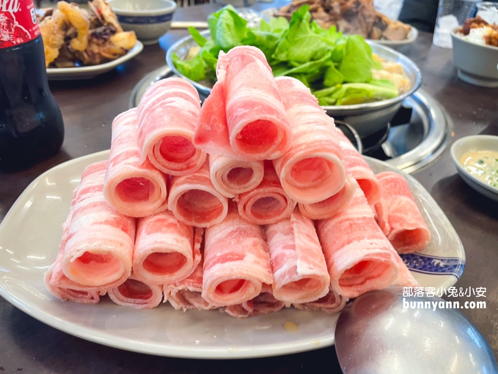 桃園「一鍋羊肉」超過五十種食材可夾、數十種菜類及必吃的肉燥飯