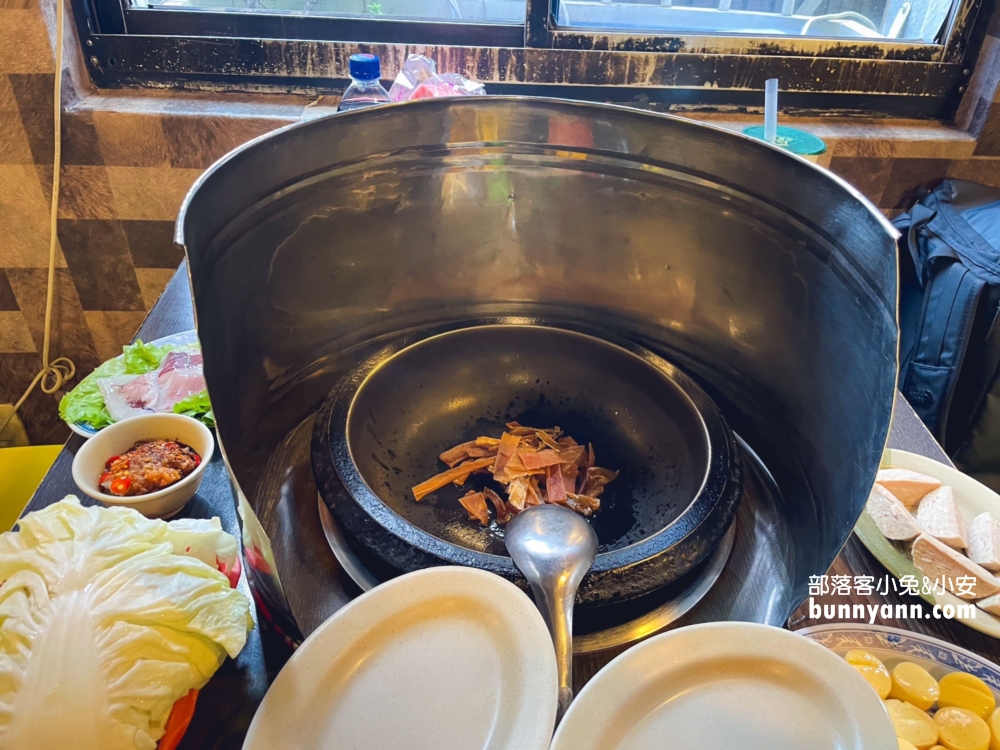 基隆【義美石頭火鍋】還沒開門就排隊的平價火鍋店(菜單&交通)