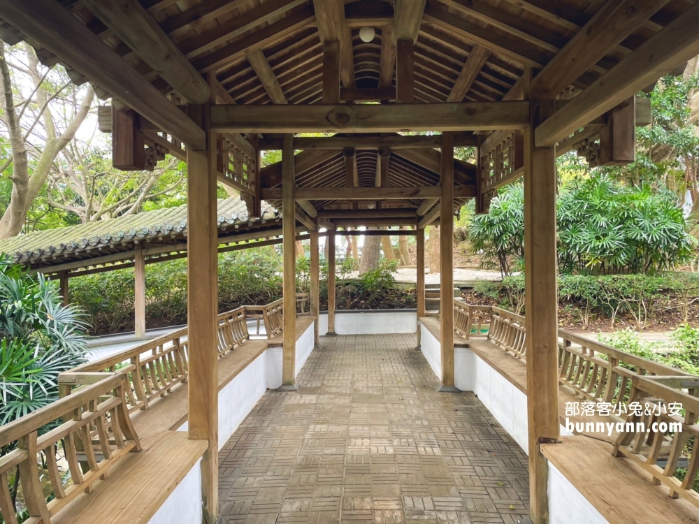 台北【至善園】至善園最迷人的地方，在於唯美的閣樓、湖畔步道、木造迴廊與拱橋