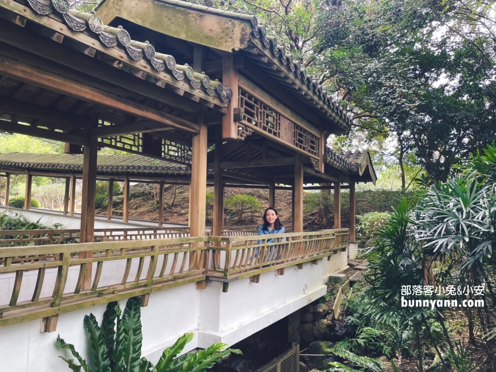台北【至善園】至善園最迷人的地方，在於唯美的閣樓、湖畔步道、木造迴廊與拱橋
