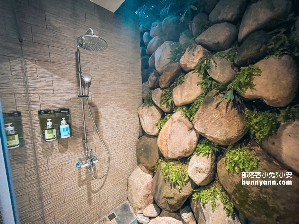 2025【葉子祕境】📍南投埔里森林系Villa，有大片草皮與戲水區，貼近大自然好地方