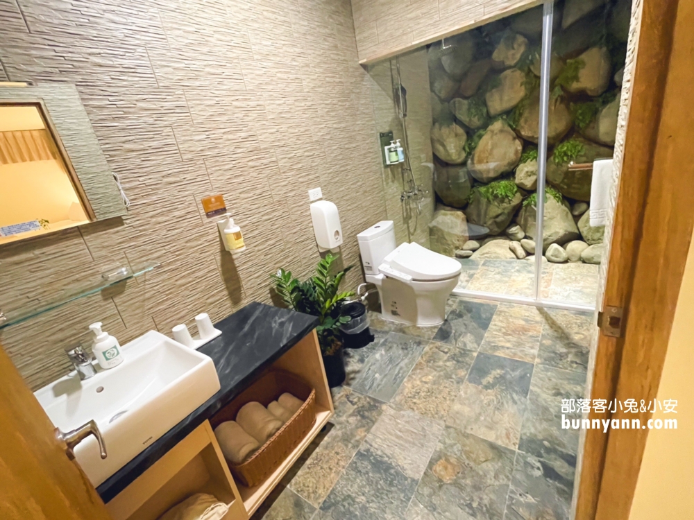 2025【葉子祕境】📍南投埔里森林系Villa，有大片草皮與戲水區，貼近大自然好地方