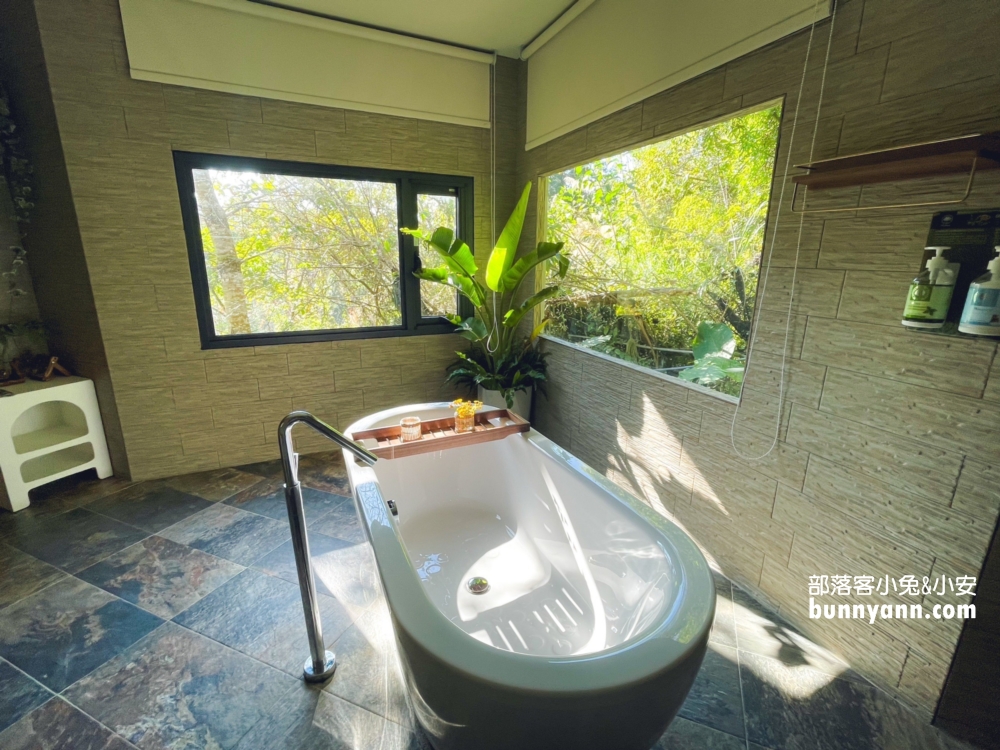 2025【葉子祕境】📍南投埔里森林系Villa，有大片草皮與戲水區，貼近大自然好地方
