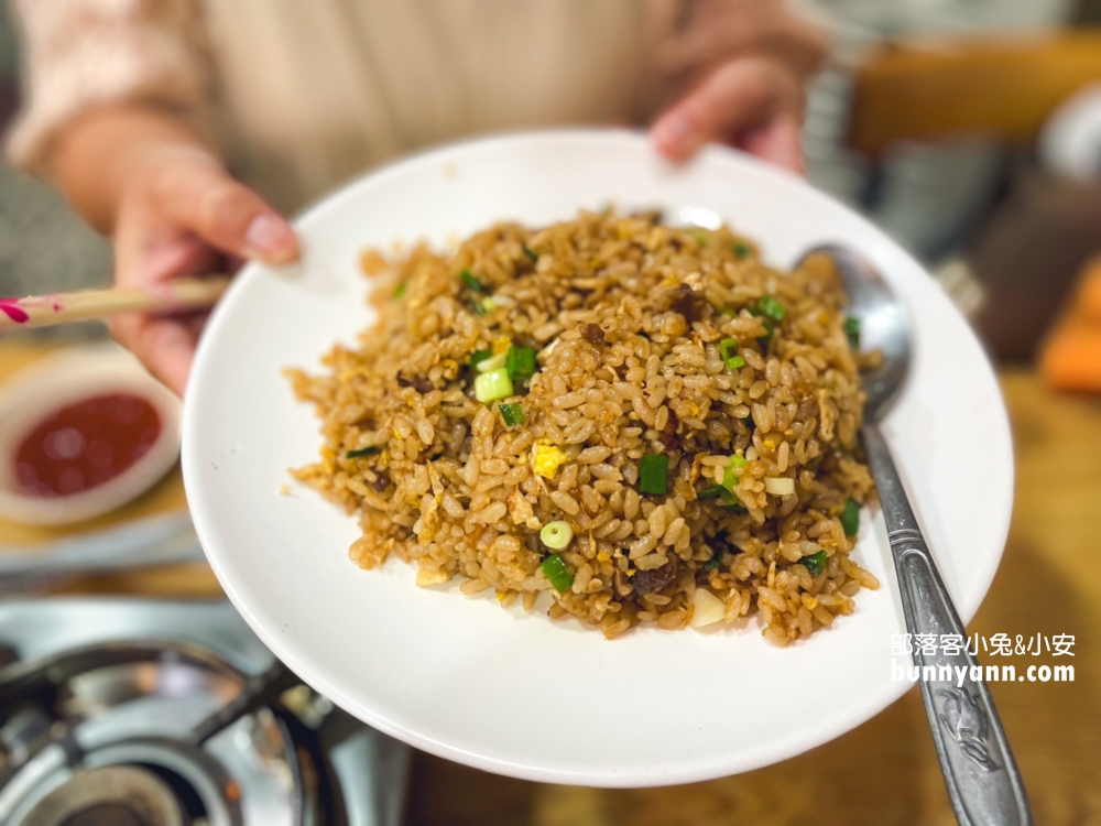 七堵美食【宣騰莊】好吃又便宜的酸菜白肉鍋跟牛肉麵