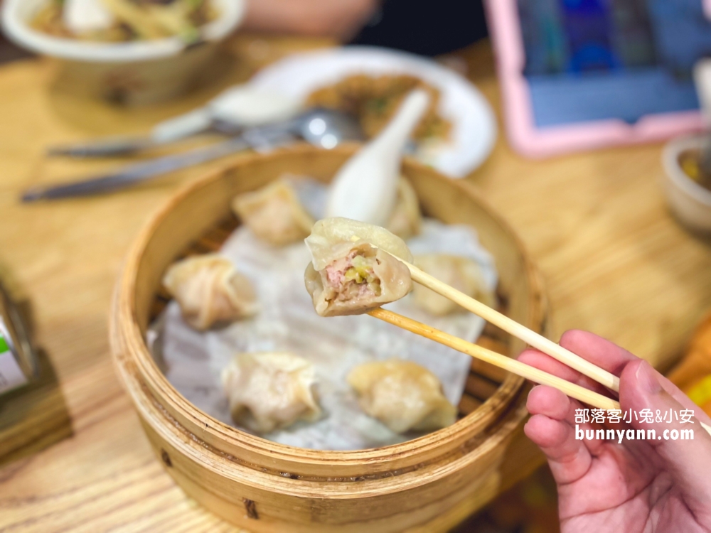 七堵美食【宣騰莊】好吃又便宜的酸菜白肉鍋跟牛肉麵