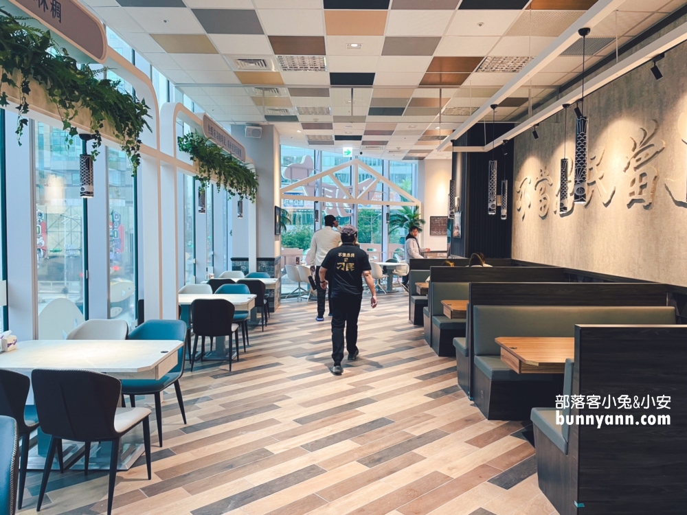 刁民酸菜魚(西門中華店)最強酸菜魚登陸地表，來去西門町吃好料。