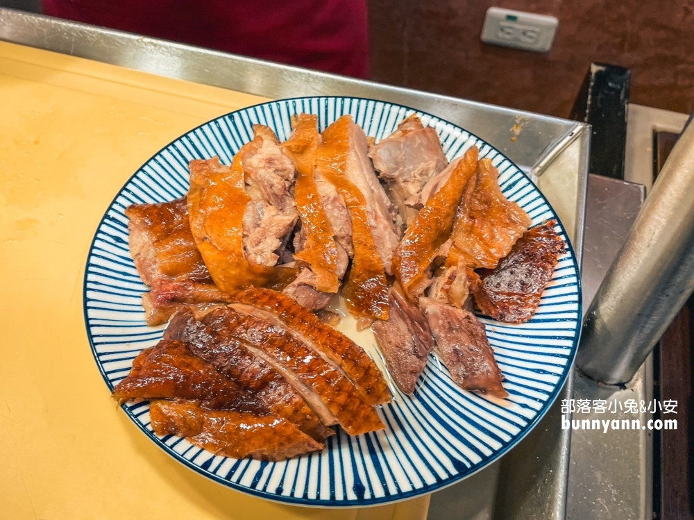 台中長榮吃到飽｜海鮮、熱炒、螃蟹、生魚片，柏克金啤酒無限暢飲超爽快！
