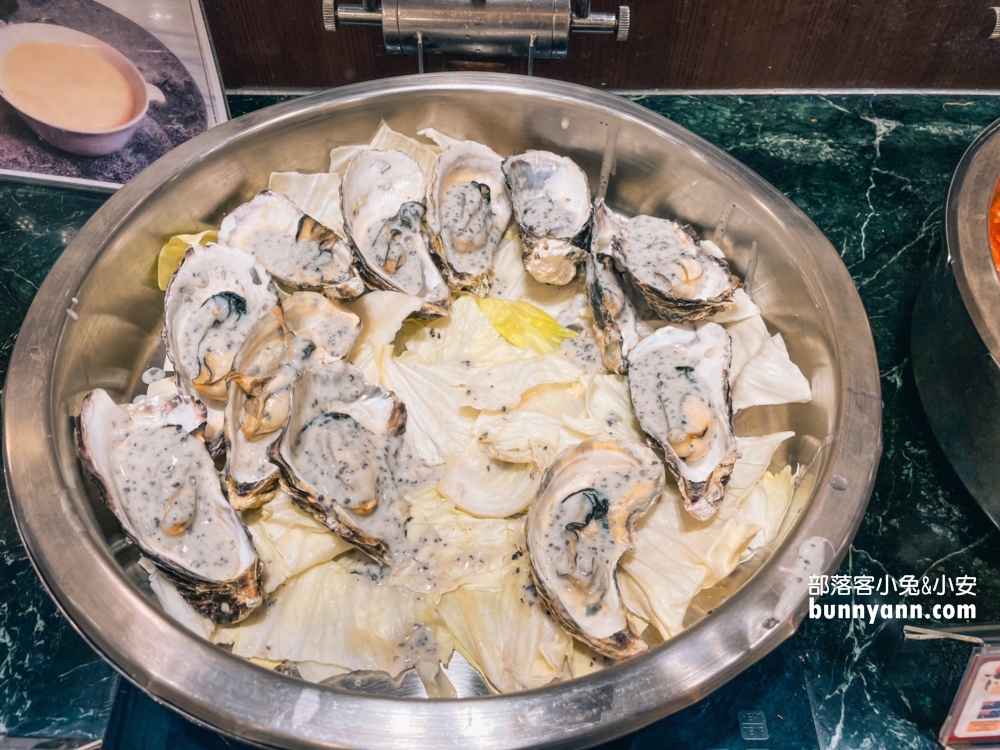 台中長榮吃到飽｜海鮮、熱炒、螃蟹、生魚片，柏克金啤酒無限暢飲超爽快！